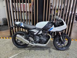 Triumph Thruxton 400