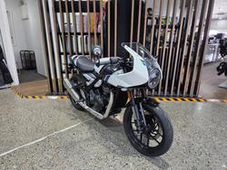 2026 Triumph THRUXTON 400 PEARL WHITE METALLIC