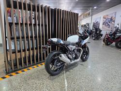 2026 Triumph THRUXTON 400 PEARL WHITE METALLIC