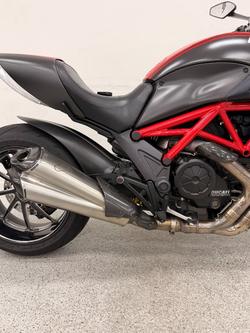 2012 DUCATI DIAVEL CARBON Red
