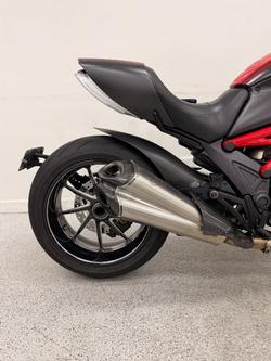 2012 DUCATI DIAVEL CARBON Red