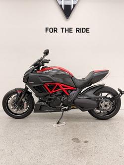 2012 DUCATI DIAVEL CARBON Red