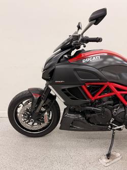 2012 DUCATI DIAVEL CARBON Red