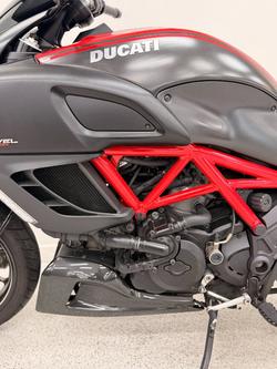 2012 DUCATI DIAVEL CARBON Red