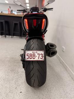 2012 DUCATI DIAVEL CARBON Red