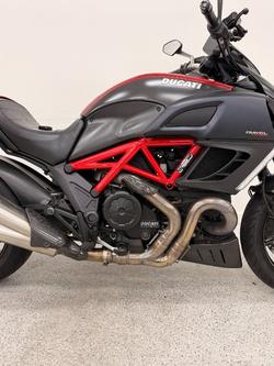 2012 DUCATI DIAVEL CARBON Red