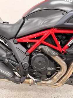 2012 DUCATI DIAVEL CARBON Red