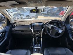 2018 Isuzu MU-X LS-T
