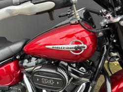 2018 HARLEY-DAVIDSON FLHCS HERITAGE CLC S 114 SOLID RED