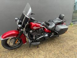 2018 HARLEY-DAVIDSON FLHCS HERITAGE CLC S 114 SOLID RED
