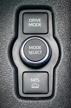2025 Toyota Hilux SR5 48V