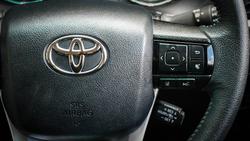 2025 Toyota Hilux SR5 48V