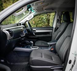 2025 Toyota Hilux SR5 48V
