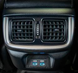 2025 Toyota Hilux SR5 48V