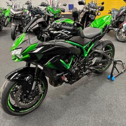 2020 Kawasaki NINJA H2 SX SE Black