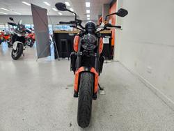 2023 Triumph TRIDENT 660 Orange