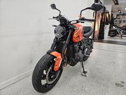 2023 Triumph TRIDENT 660 Orange