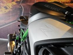 2026 Kawasaki Z900 SE Z Grey