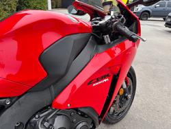 2015 Honda CBR1000RR (FIREBLADE)