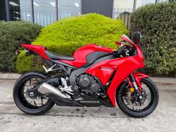 Honda CBR1000RR (fireblade)