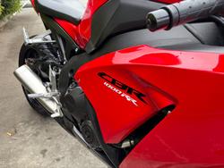 2015 Honda CBR1000RR (FIREBLADE)