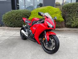 2015 Honda CBR1000RR (FIREBLADE)