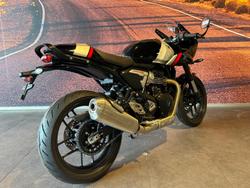 2026 Triumph Thruxton 400 Thruxton Black