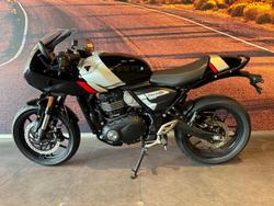2026 Triumph Thruxton 400 Thruxton Black
