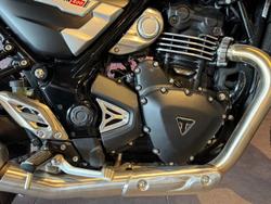 2026 Triumph Thruxton 400 Thruxton Black
