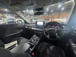 2023 Mitsubishi Outlander LS