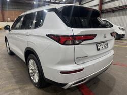 2023 Mitsubishi Outlander LS