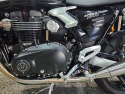 2026 Triumph BONNEVILLE SPEED TWIN 1200 RS Black