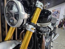 2026 Triumph BONNEVILLE SPEED TWIN 1200 RS Black