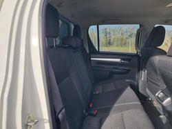 2022 Toyota
Hilux 4x4 SR5 2.8L T Diesel Automatic Double Cab 2U76940 001