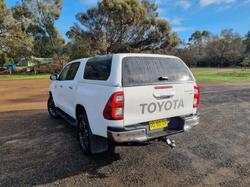 2022 Toyota
Hilux 4x4 SR5 2.8L T Diesel Automatic Double Cab 2U76940 001