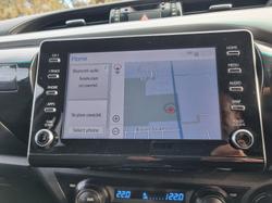 2022 Toyota
Hilux 4x4 SR5 2.8L T Diesel Automatic Double Cab 2U76940 001