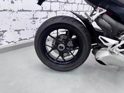 2021 Ducati Streetfighter V4 Streetfighter Red