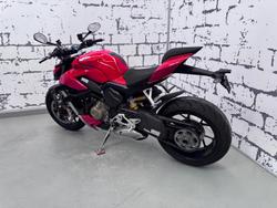 2021 Ducati Streetfighter V4 Streetfighter Red