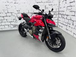 2021 Ducati Streetfighter V4 Streetfighter Red