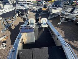 2026 Stacer 429 Outlaw Side Console