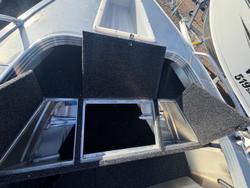 2026 Stacer 429 Outlaw Side Console