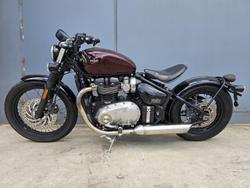 2018 Triumph Bonneville Bobber Bobber Burgundy