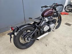 2018 Triumph Bonneville Bobber Bobber Burgundy