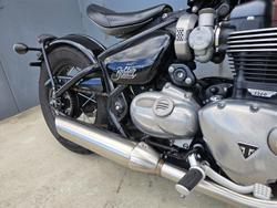 2018 Triumph Bonneville Bobber Bobber Burgundy
