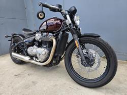 2018 Triumph Bonneville Bobber Bobber Burgundy