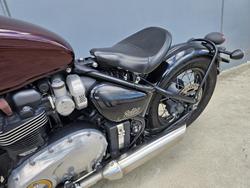 2018 Triumph Bonneville Bobber Bobber Burgundy