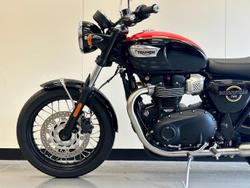 2026 Triumph Bonneville T100 (900cc) Bonneville Black