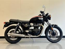 Triumph Bonneville T100 (900CC)