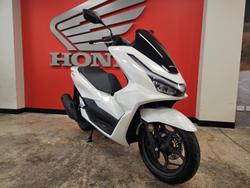 2025 Honda PCX 125 PCX White