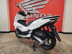 2025 Honda PCX 125 PCX White